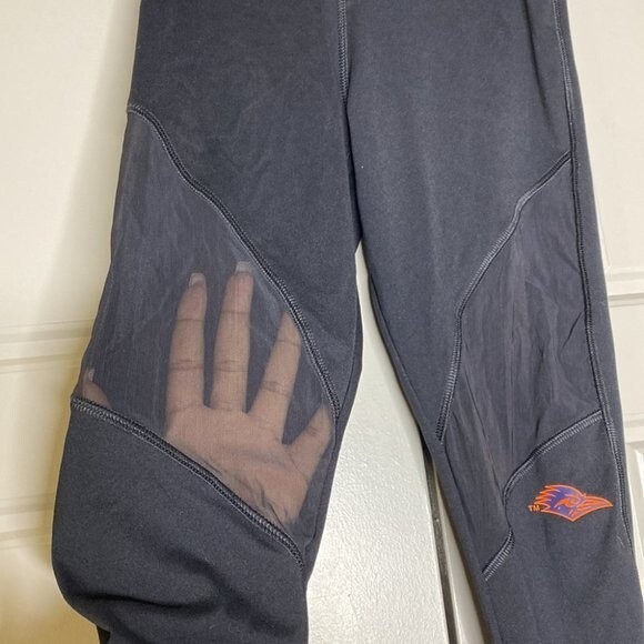 Victoria’s Secret Pink UTSA Leggings With Mesh Panels - Picture 2 of 6